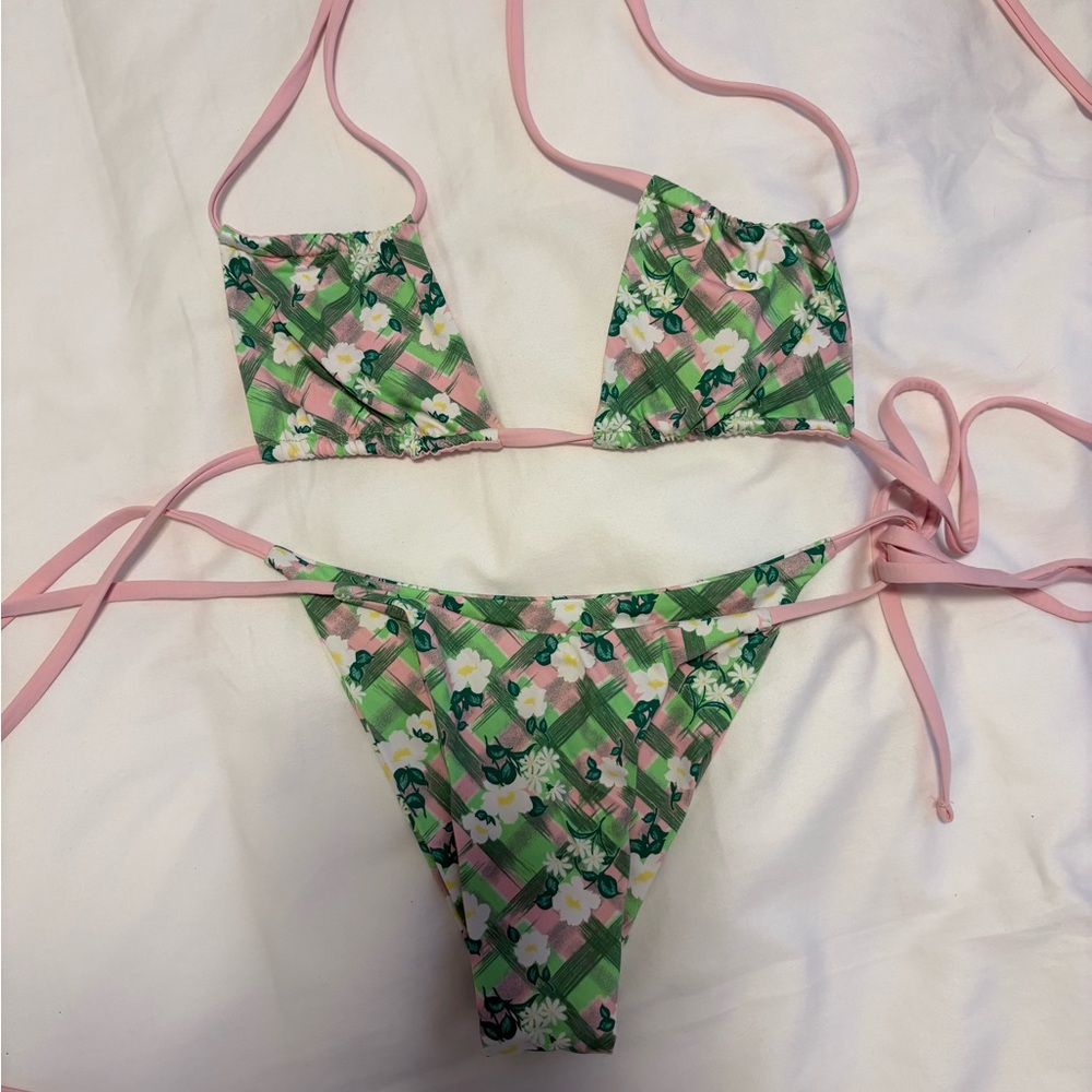 Frankie’s bikini set